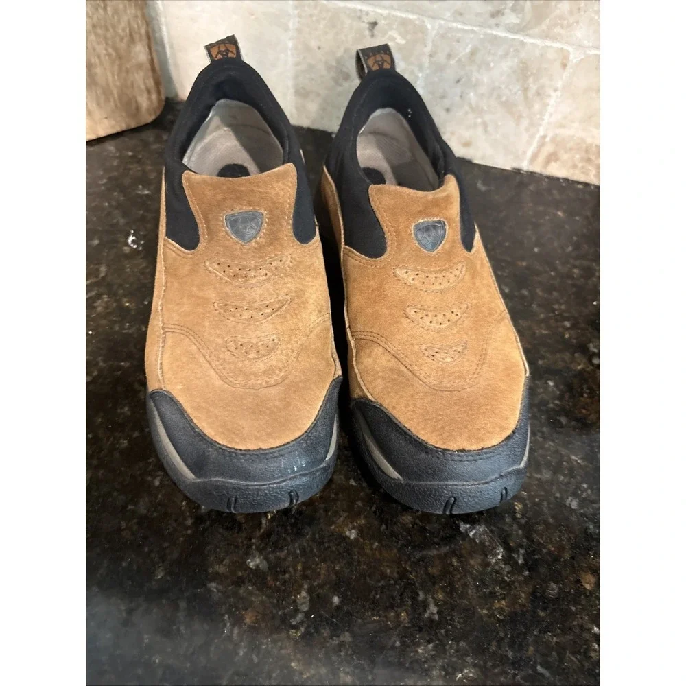 ARIAT BARN SHOES UNISEX SIZE 7B STYLE 70422 LEATHER UPPER SLIP